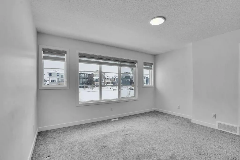 26 Amblehurst Path NW Calgary AB T3P1W8