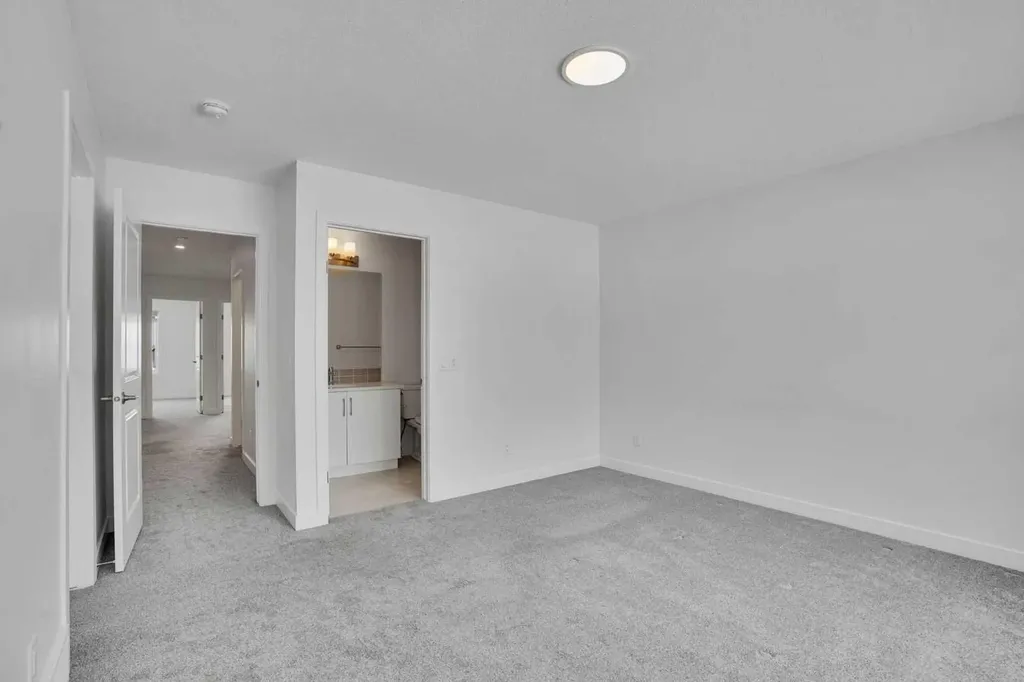 26 Amblehurst Path NW Calgary AB T3P1W8