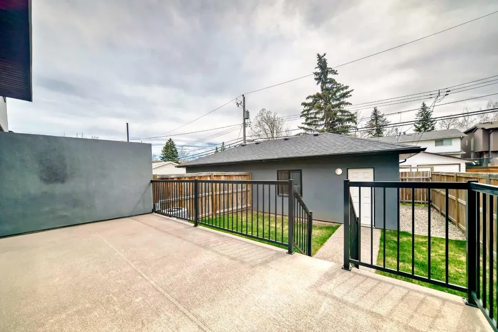 2117 51 Avenue SW Calgary AB T3E 1J8