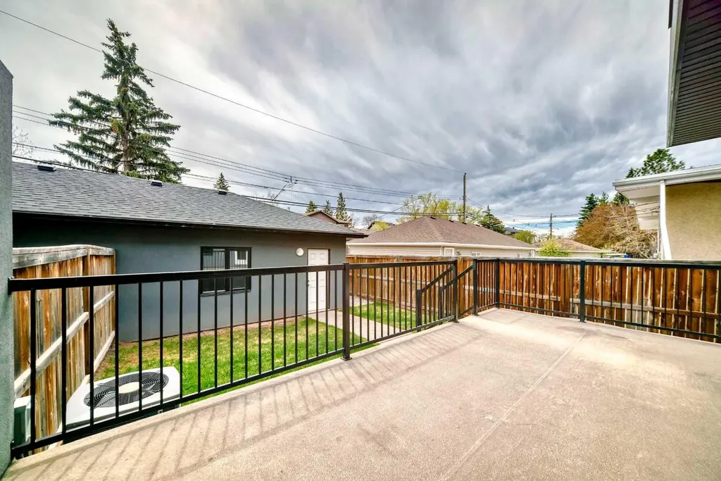 2117 51 Avenue SW Calgary AB T3E 1J8