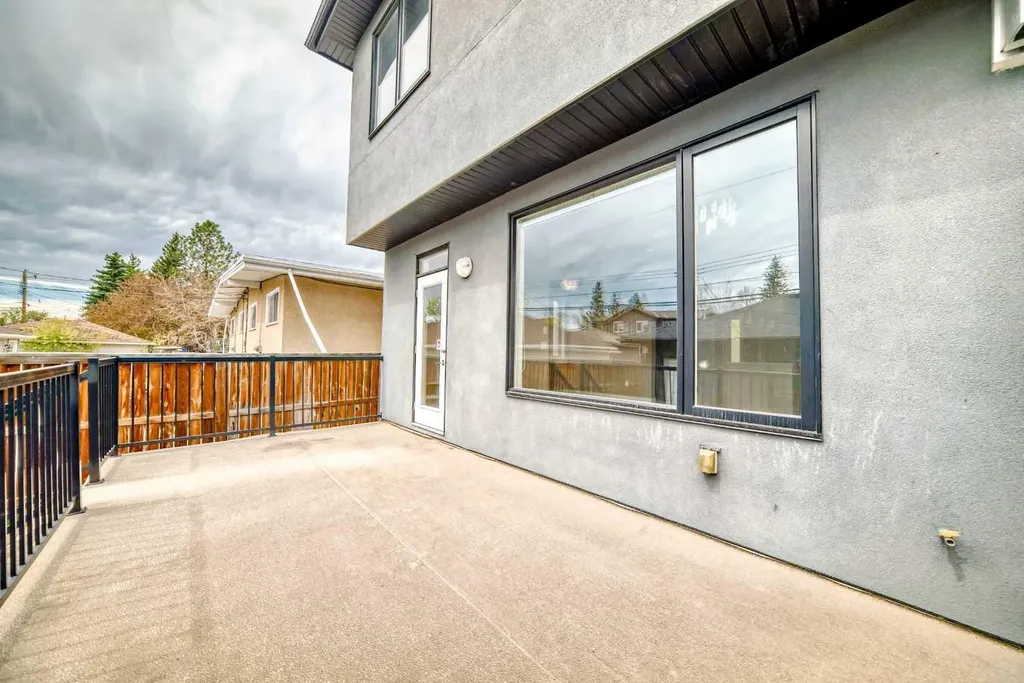 2117 51 Avenue SW Calgary AB T3E 1J8