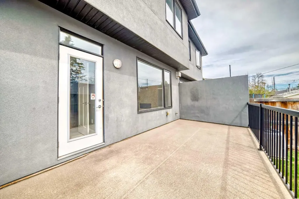 2117 51 Avenue SW Calgary AB T3E 1J8