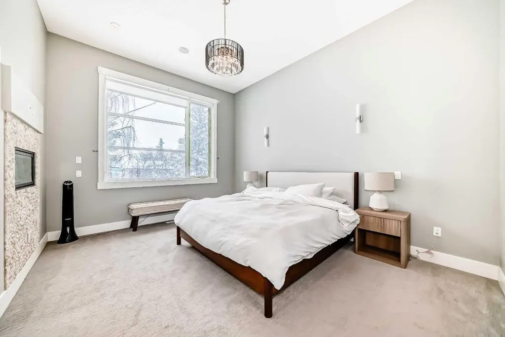 2117 51 Avenue SW Calgary AB T3E 1J8