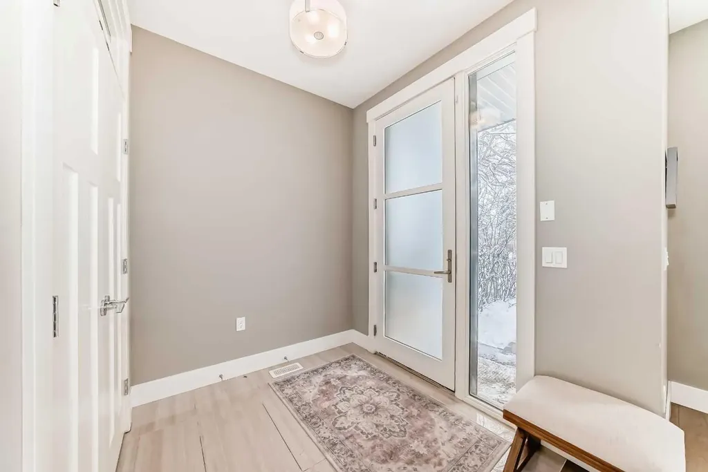 2117 51 Avenue SW Calgary AB T3E 1J8