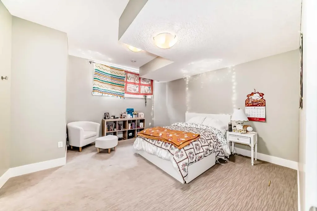 2117 51 Avenue SW Calgary AB T3E 1J8