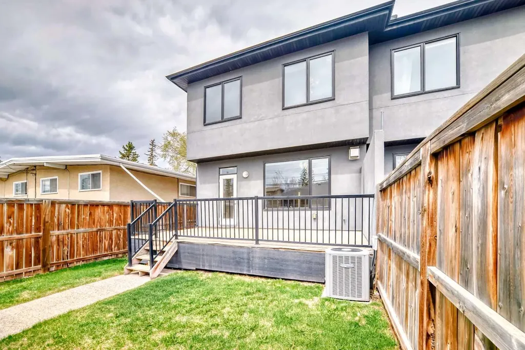 2117 51 Avenue SW Calgary AB T3E 1J8