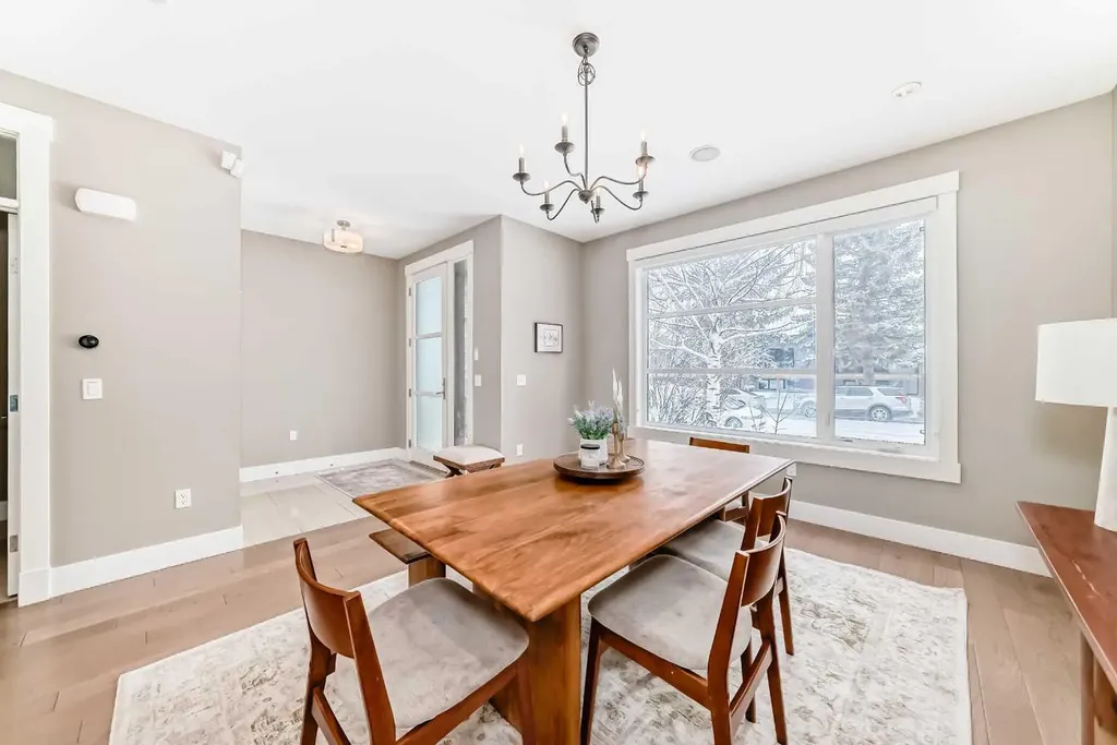 2117 51 Avenue SW Calgary AB T3E 1J8