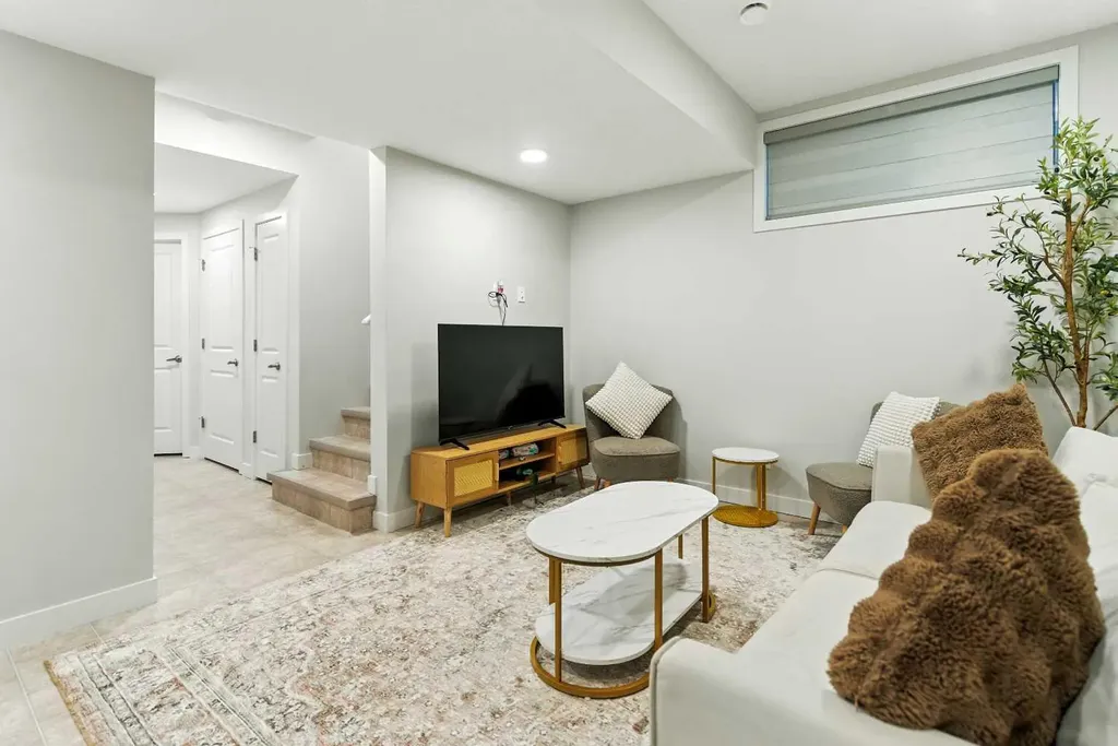 268 Savanna Terrace Calgary AB T3J 4B6