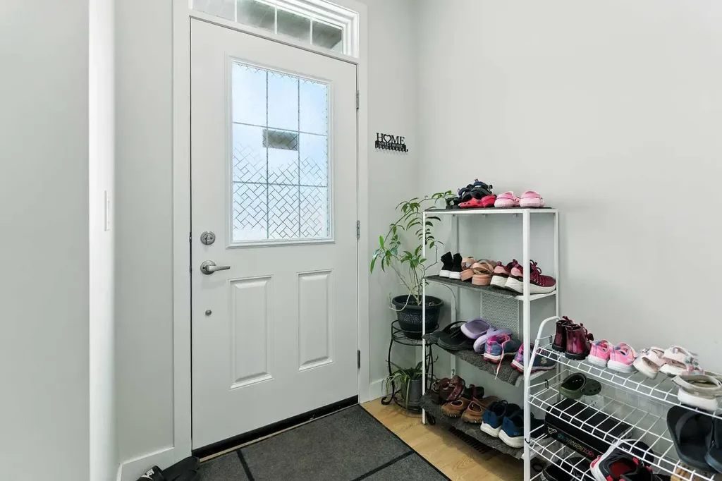 268 Savanna Terrace Calgary AB T3J 4B6