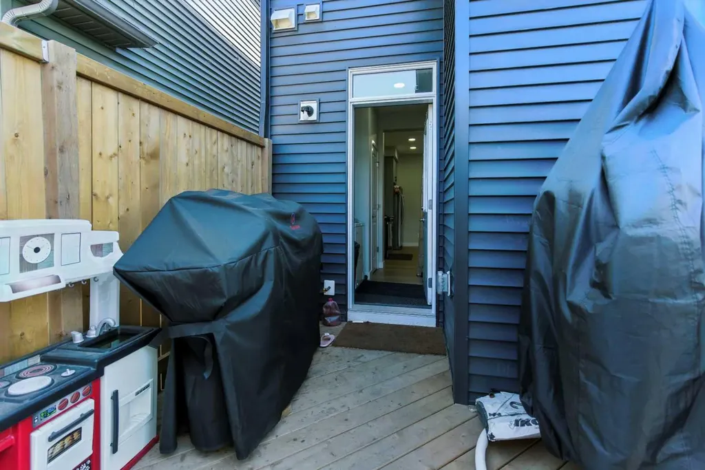 268 Savanna Terrace Calgary AB T3J 4B6