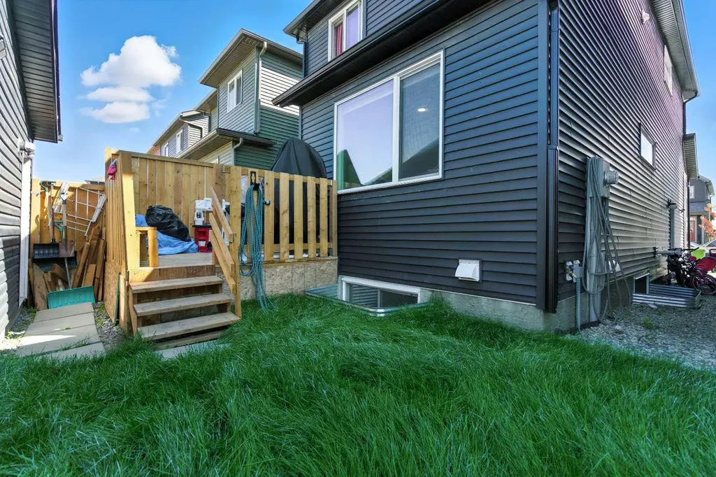 268 Savanna Terrace Calgary AB T3J 4B6