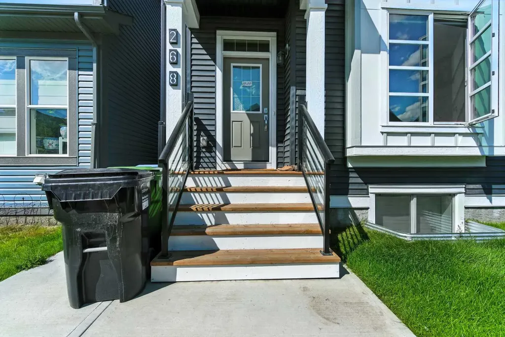 268 Savanna Terrace Calgary AB T3J 4B6