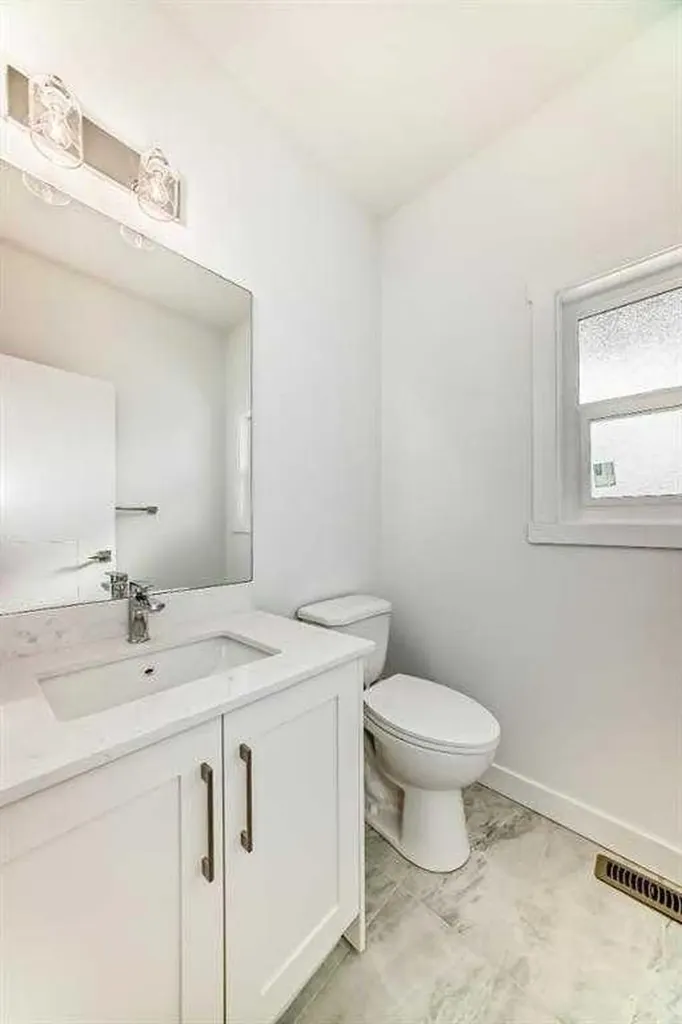 145 Chelsea Mews Chestermere AB T1X3H2