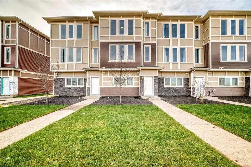 145 Chelsea Mews Chestermere AB T1X3H2