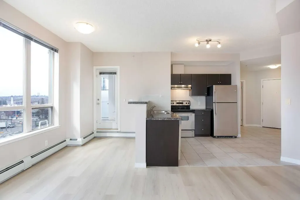 1053 10 Street SW Calgary AB T2R 1S6