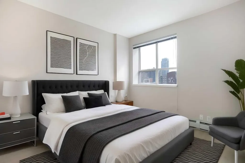 1053 10 Street SW Calgary AB T2R 1S6