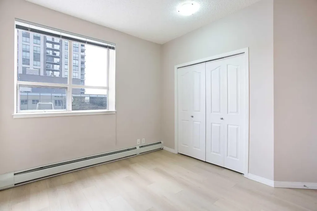 1053 10 Street SW Calgary AB T2R 1S6