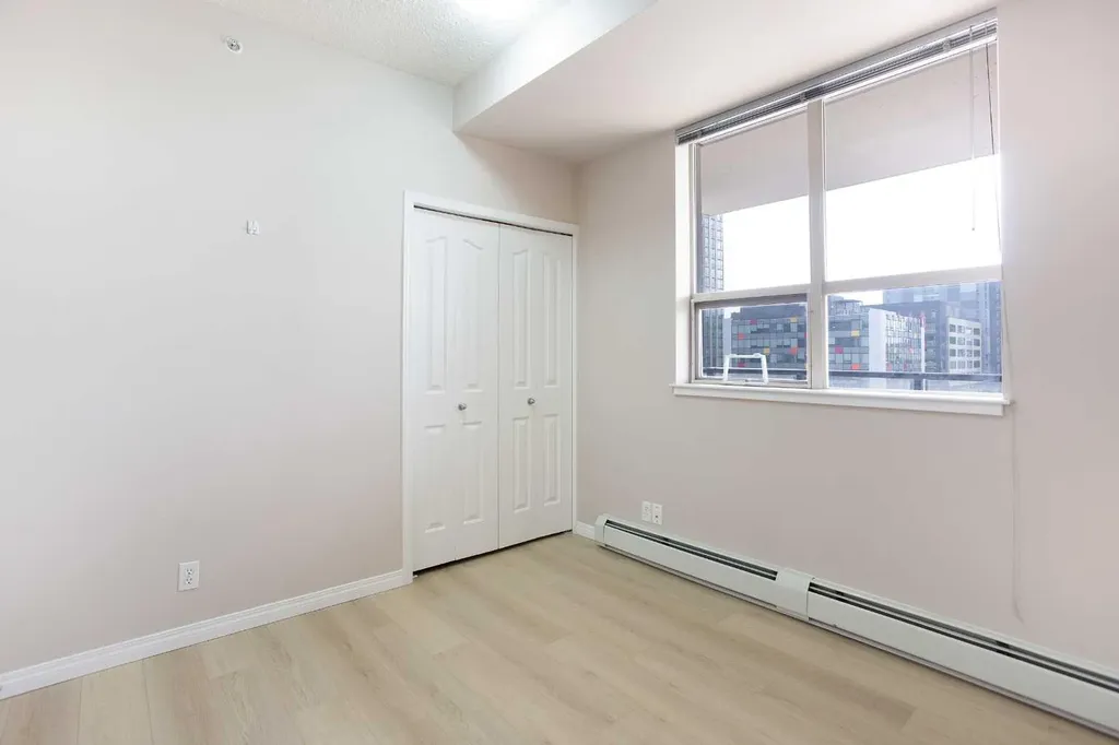 1053 10 Street SW Calgary AB T2R 1S6