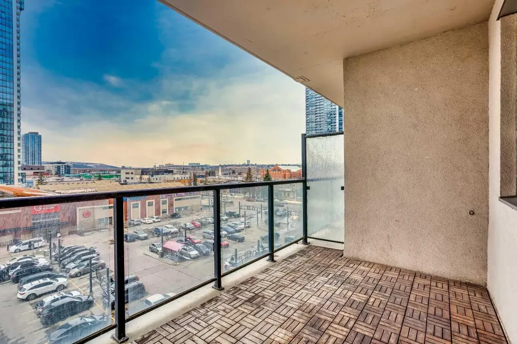 1053 10 Street SW Calgary AB T2R 1S6