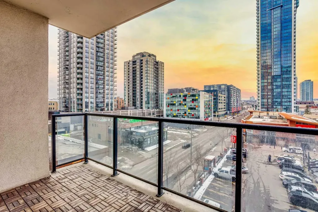 1053 10 Street SW Calgary AB T2R 1S6