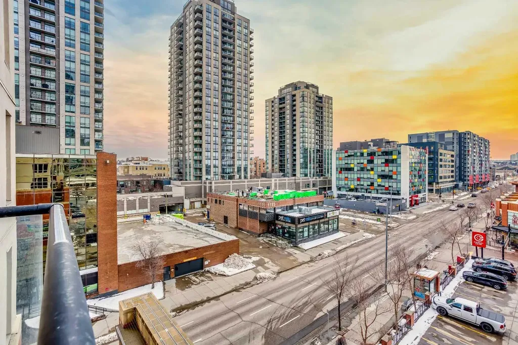 1053 10 Street SW Calgary AB T2R 1S6