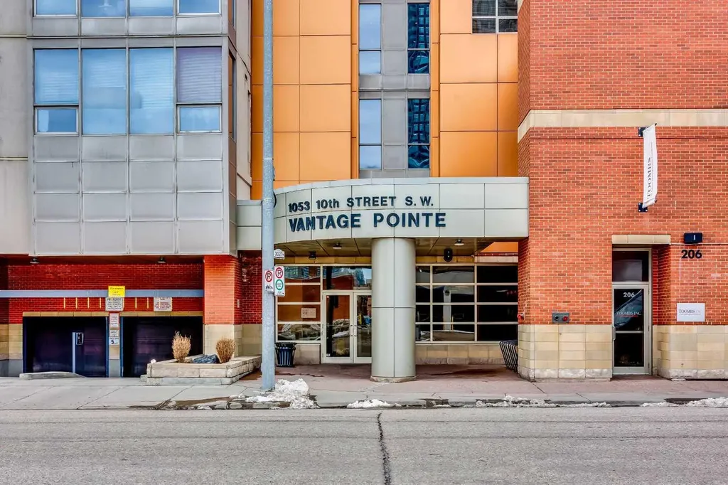 1053 10 Street SW Calgary AB T2R 1S6
