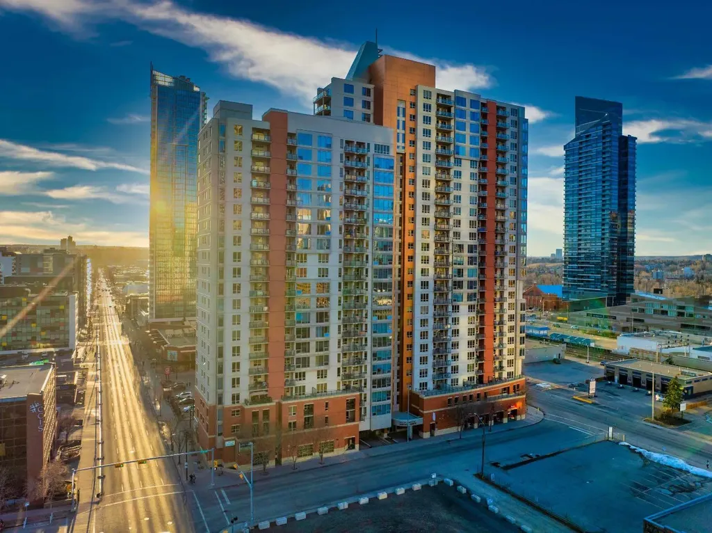 1053 10 Street SW Calgary AB T2R 1S6