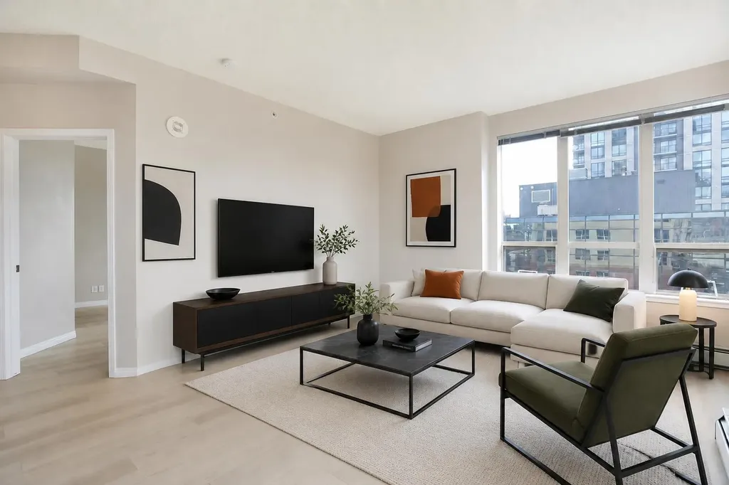 1053 10 Street SW Calgary AB T2R 1S6