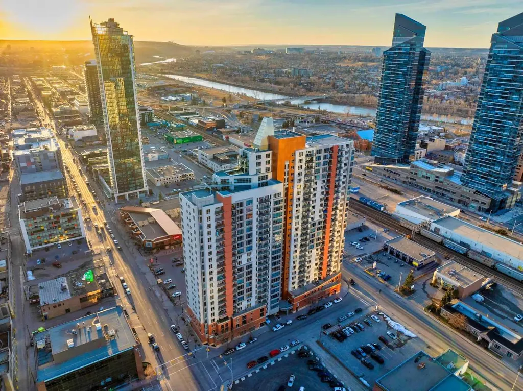1053 10 Street SW Calgary AB T2R 1S6