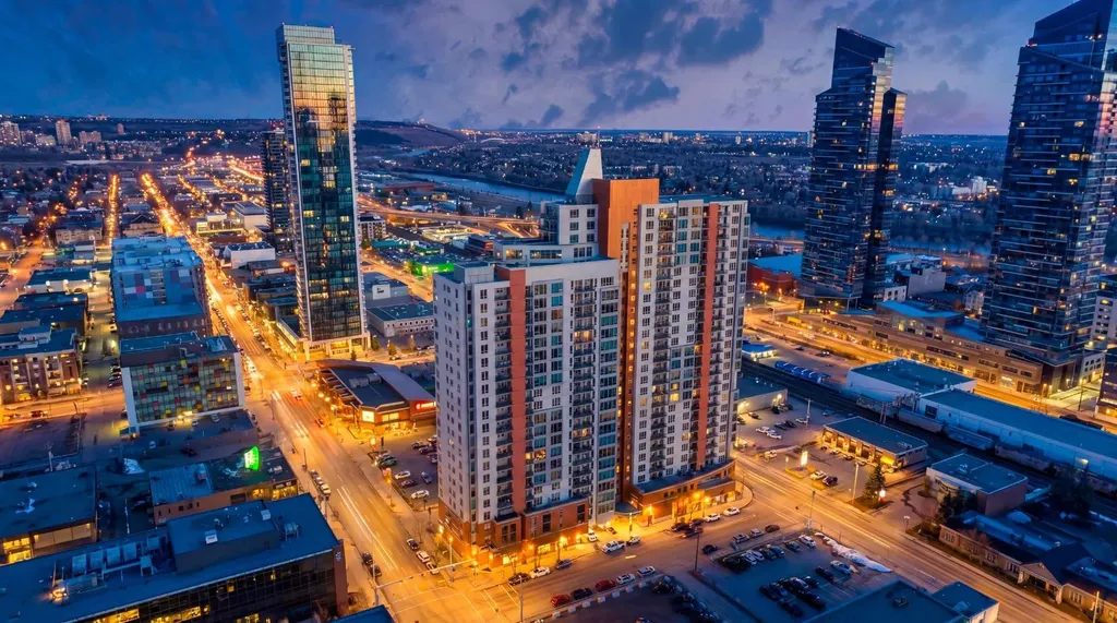 1053 10 Street SW Calgary AB T2R 1S6