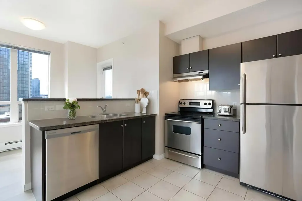 1053 10 Street SW Calgary AB T2R 1S6