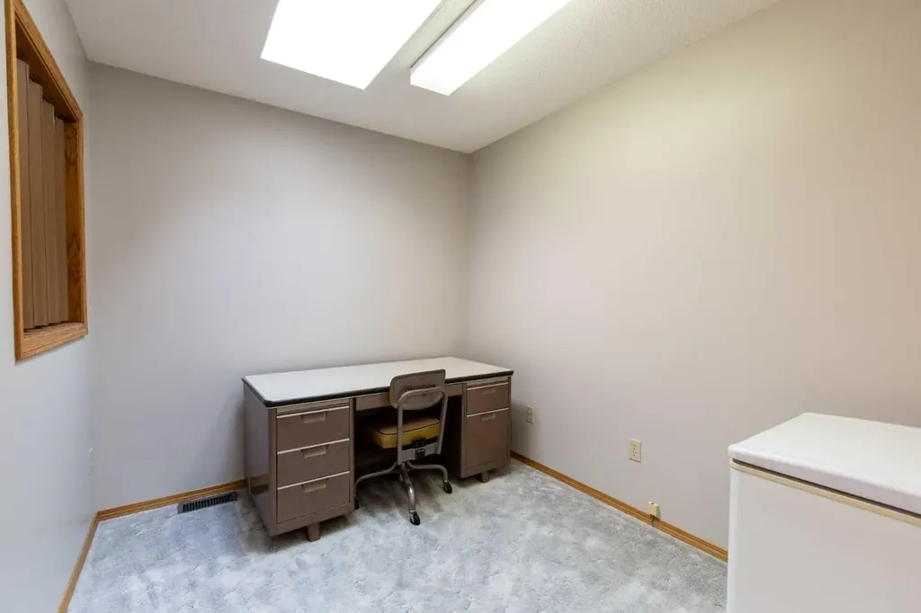 5319 37 Street Innisfail AB T4G 1G4