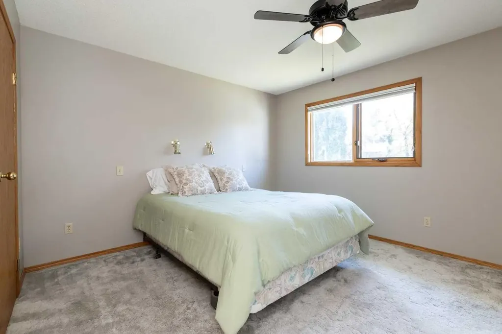 5319 37 Street Innisfail AB T4G 1G4