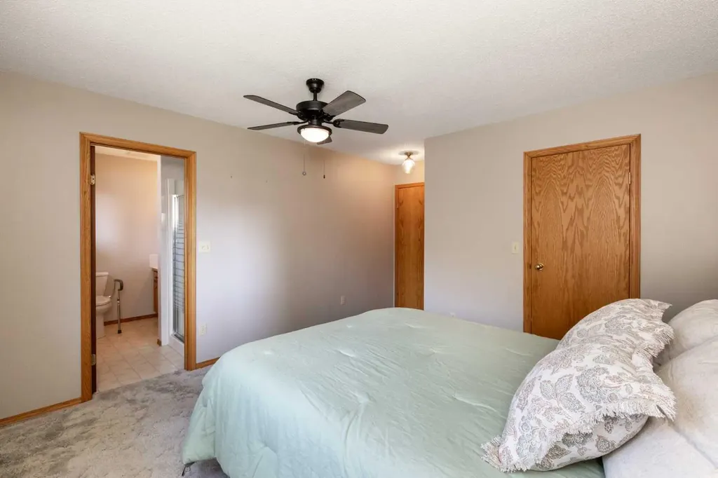 5319 37 Street Innisfail AB T4G 1G4