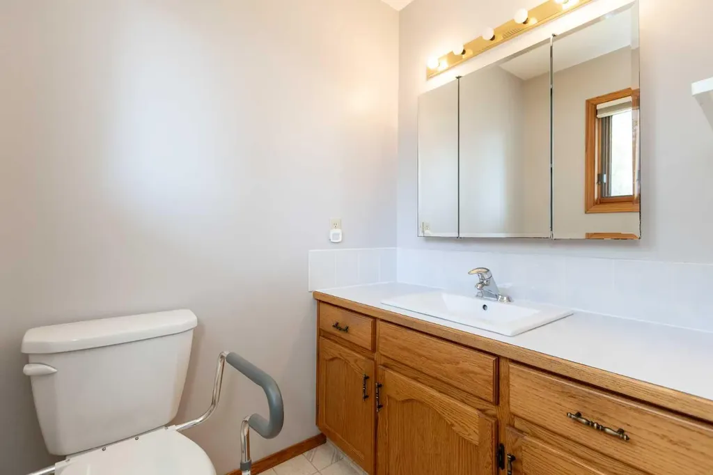 5319 37 Street Innisfail AB T4G 1G4