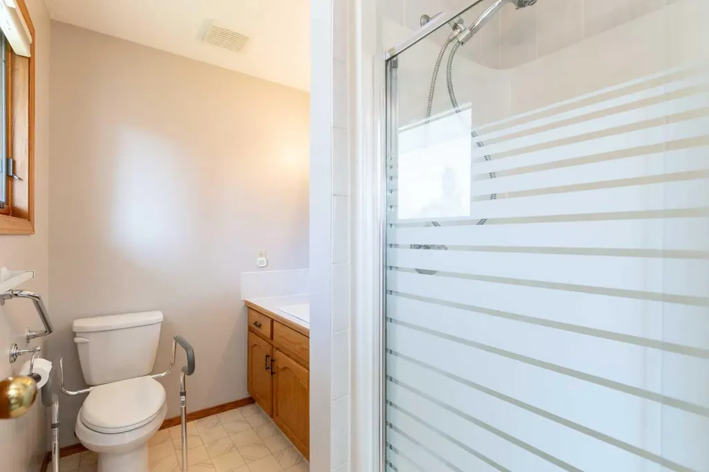 5319 37 Street Innisfail AB T4G 1G4