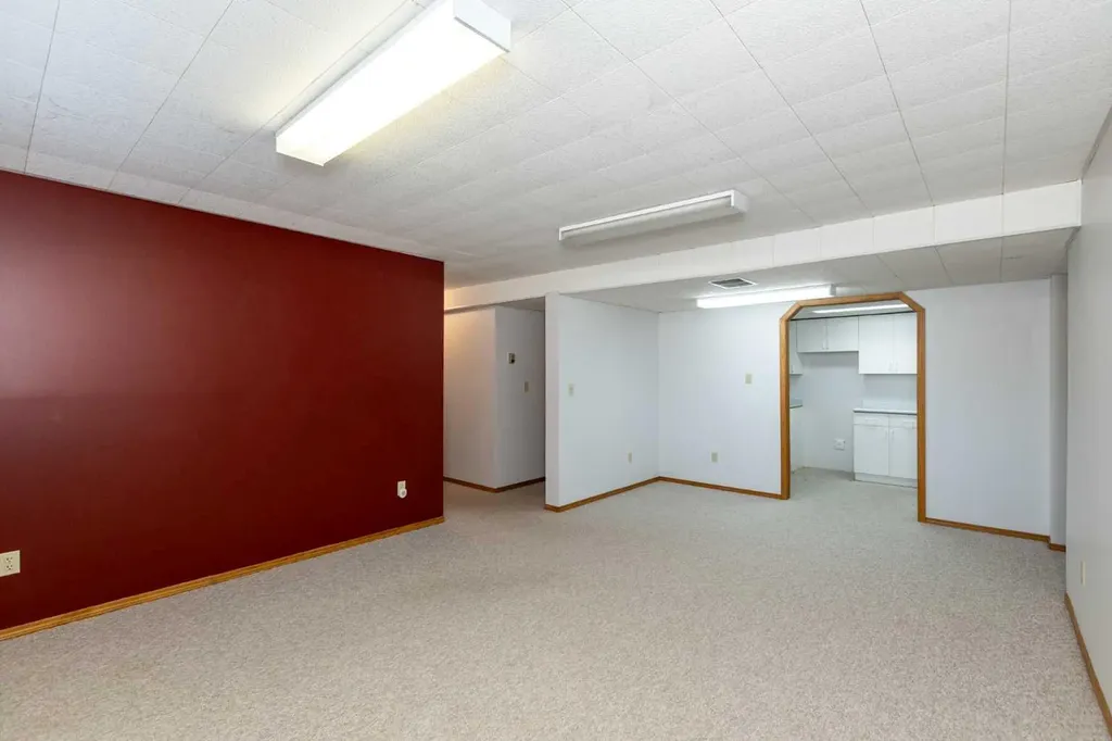 5319 37 Street Innisfail AB T4G 1G4