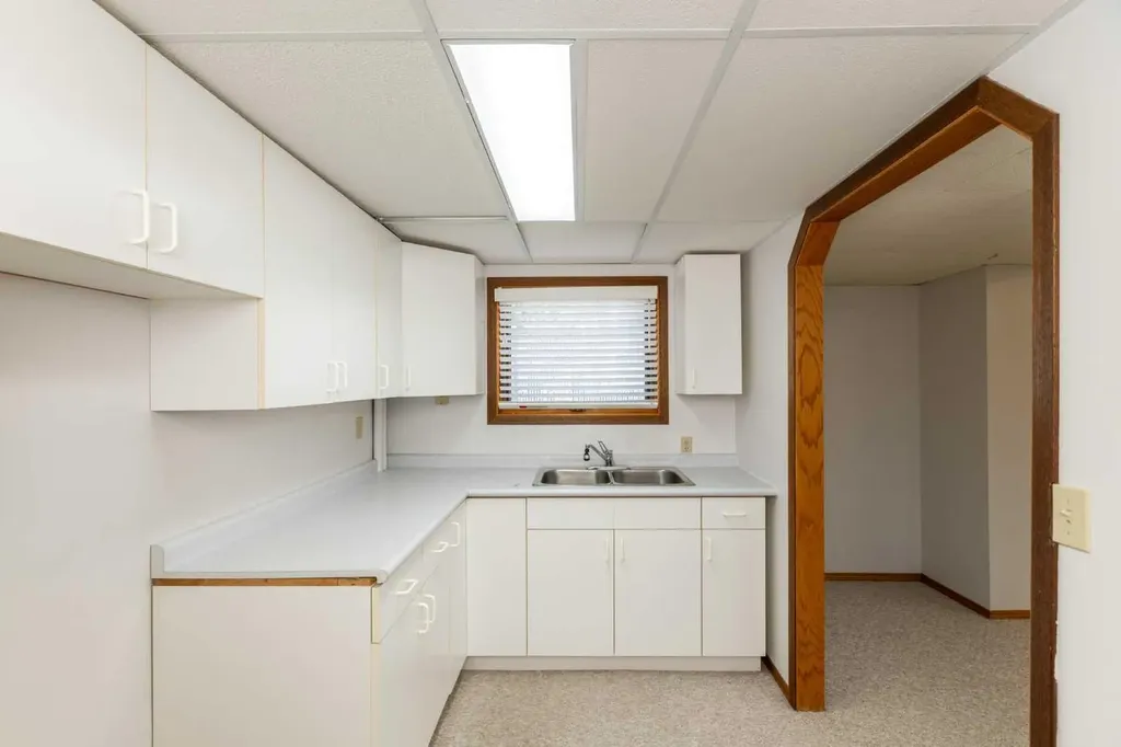 5319 37 Street Innisfail AB T4G 1G4