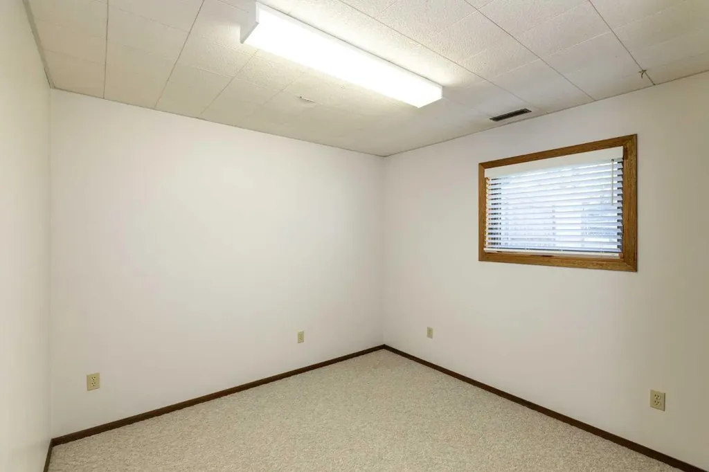 5319 37 Street Innisfail AB T4G 1G4