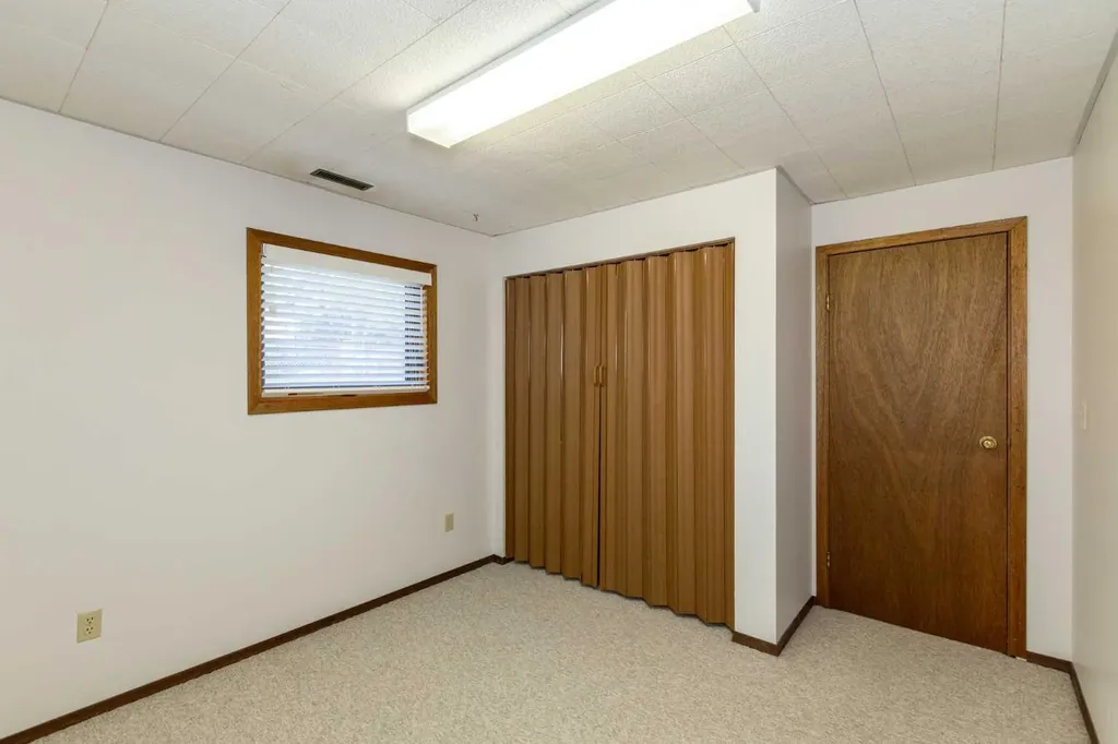 5319 37 Street Innisfail AB T4G 1G4