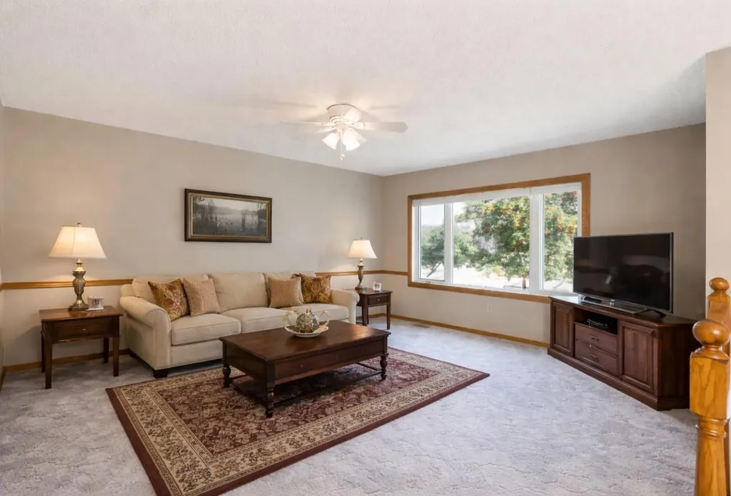 5319 37 Street Innisfail AB T4G 1G4