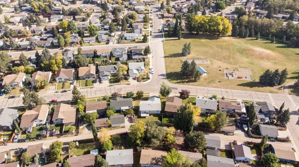 5319 37 Street Innisfail AB T4G 1G4