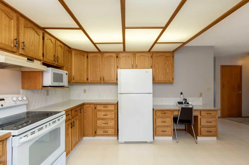 5319 37 Street Innisfail AB T4G 1G4
