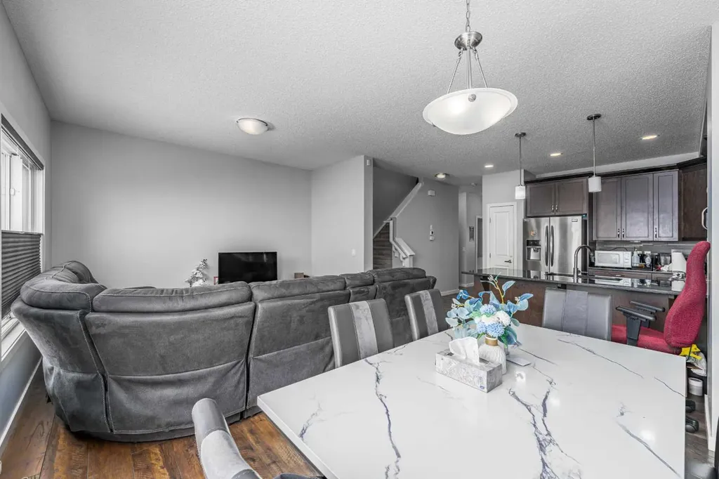 313 Hillcrest Road SW Airdrie AB T4B 4K1