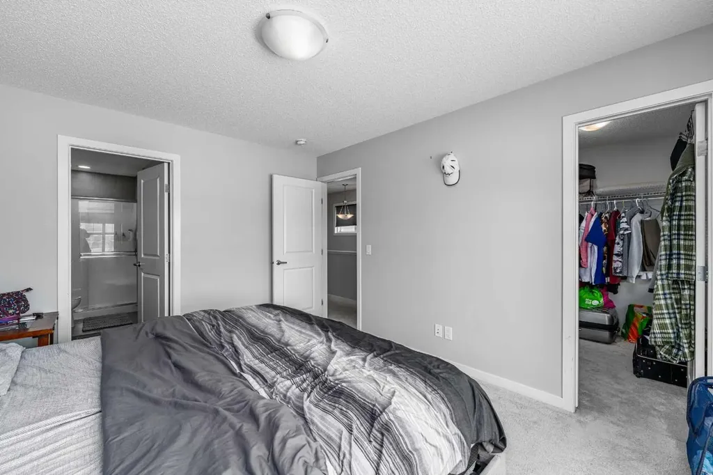 313 Hillcrest Road SW Airdrie AB T4B 4K1