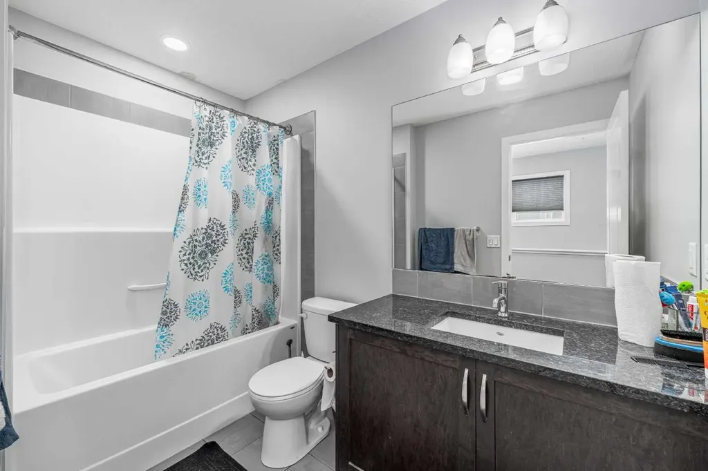 313 Hillcrest Road SW Airdrie AB T4B 4K1