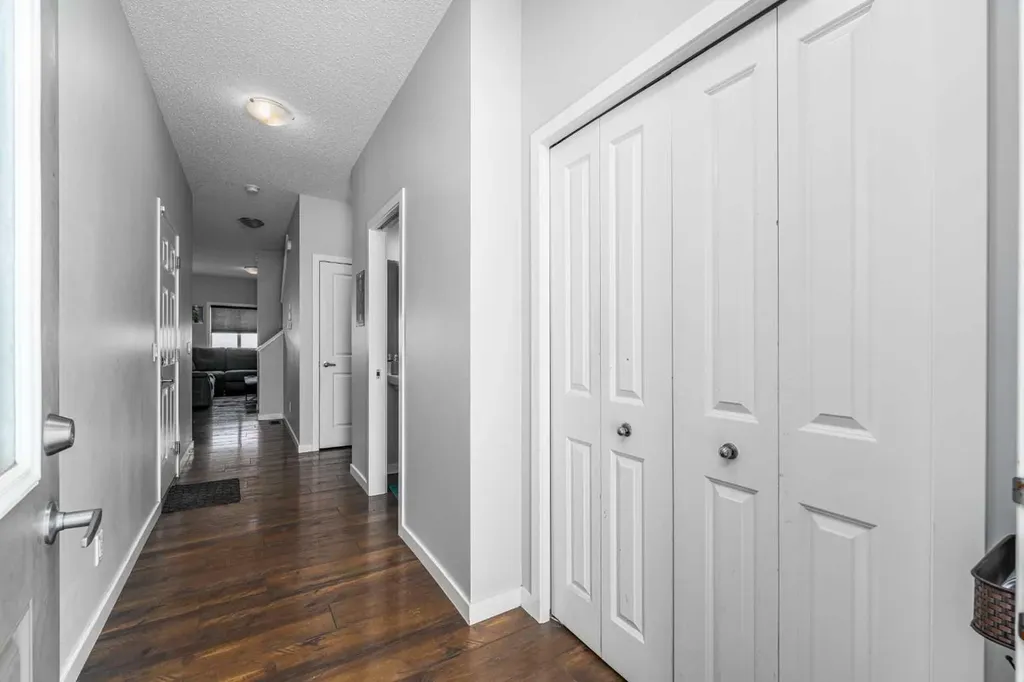 313 Hillcrest Road SW Airdrie AB T4B 4K1