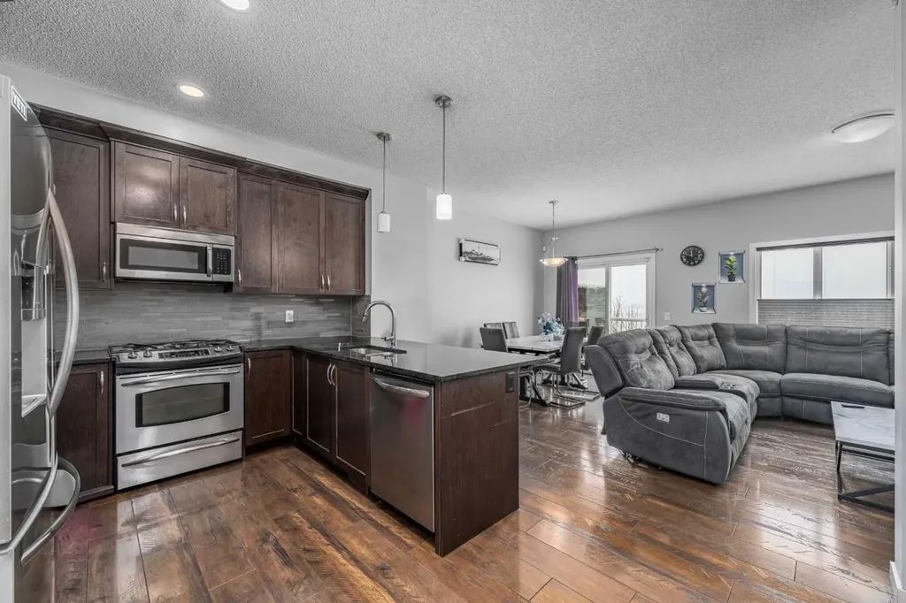 313 Hillcrest Road SW Airdrie AB T4B 4K1
