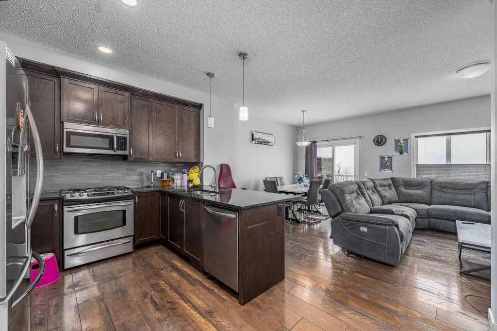 313 Hillcrest Road SW Airdrie AB T4B 4K1
