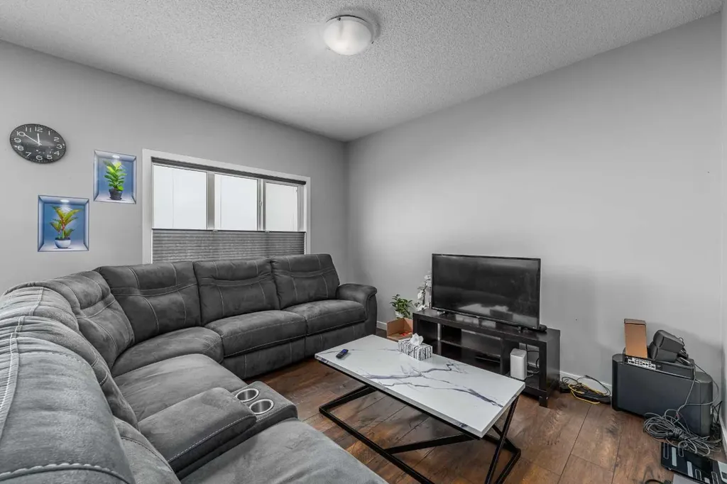 313 Hillcrest Road SW Airdrie AB T4B 4K1